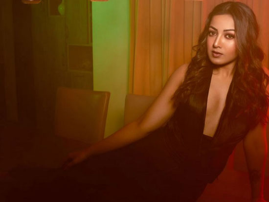 Stunning Looks Of Catherine